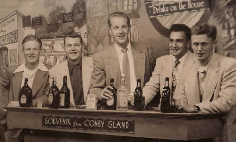 Donald-Parker-Wallworth-1950s-Coney-Island-01.jpg (17129 bytes)